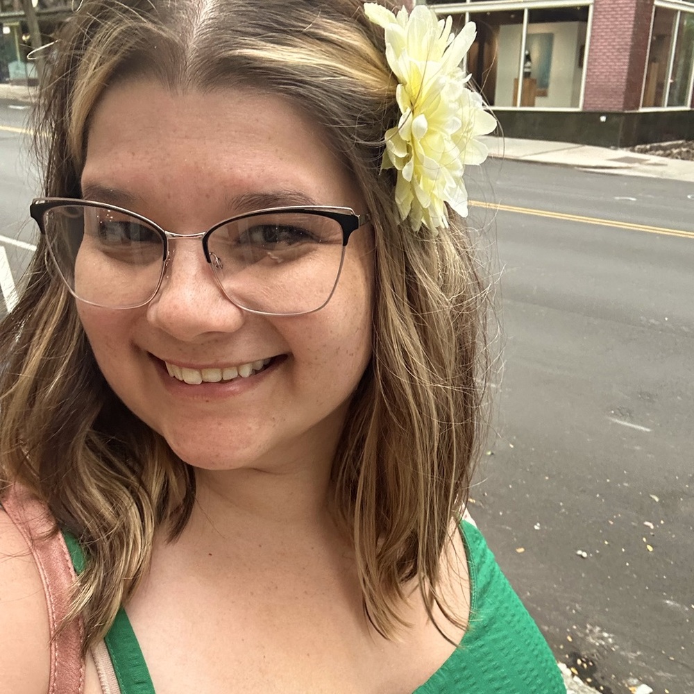 Meet your Posher, Cierra